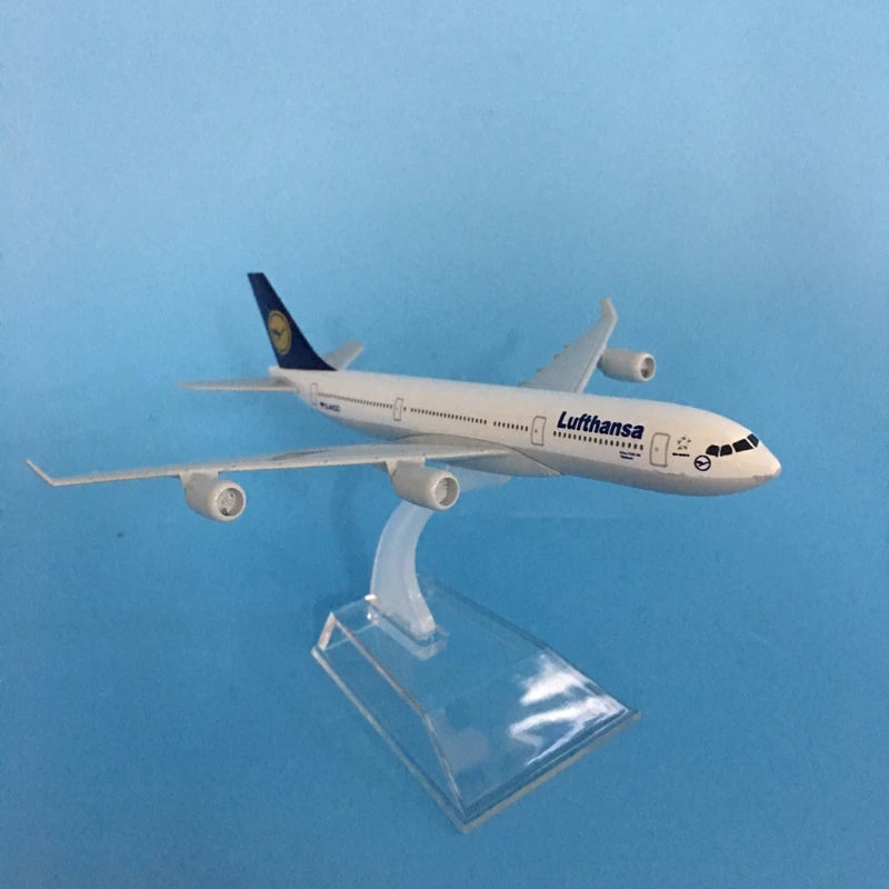 JASON TUTU 16cm Lufthansa Airbus A340 Plane Model Airplane Model Airbus Aircraft Model 1:400 Diecast Metal Airplanes Plane Toy