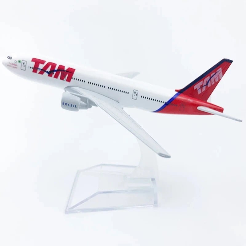 Display 16CM B-777 B777 Brazil TAM AirLines Alloy Passenger Aircraft Toys Model Airplane Collection Boutique Decoration Gift